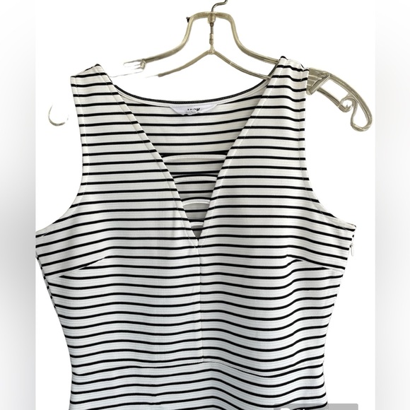 JACK by BBdakota dress, side zipper, black and white, size Medium - Picture 3 of 4